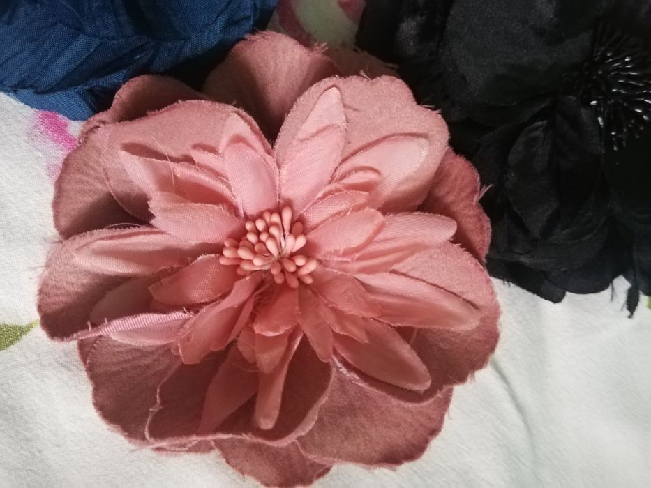 Квіточка заколка, брошка