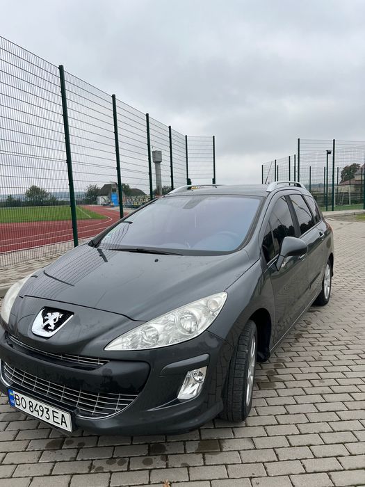 Продам власний автомобіль Peugeot308