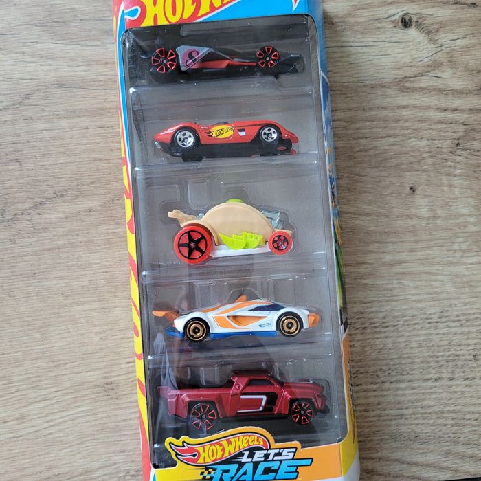 Hot Wheels let's race netflix JBJ79 na prezent