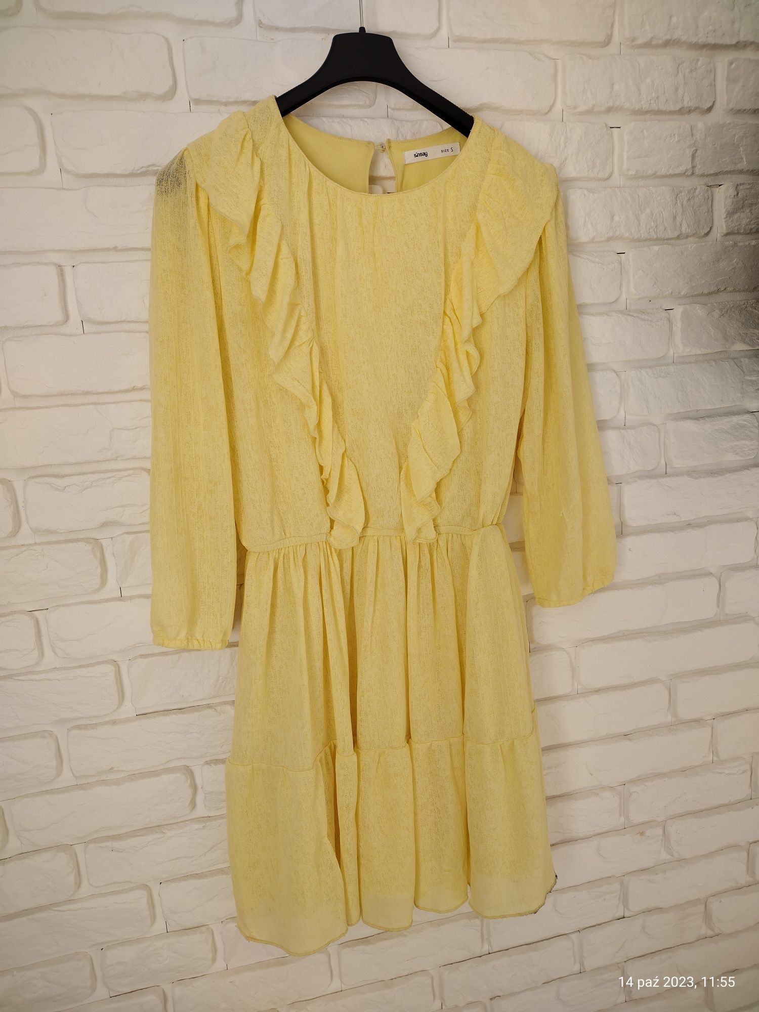 Żółta sukienka Sinsay na jesień