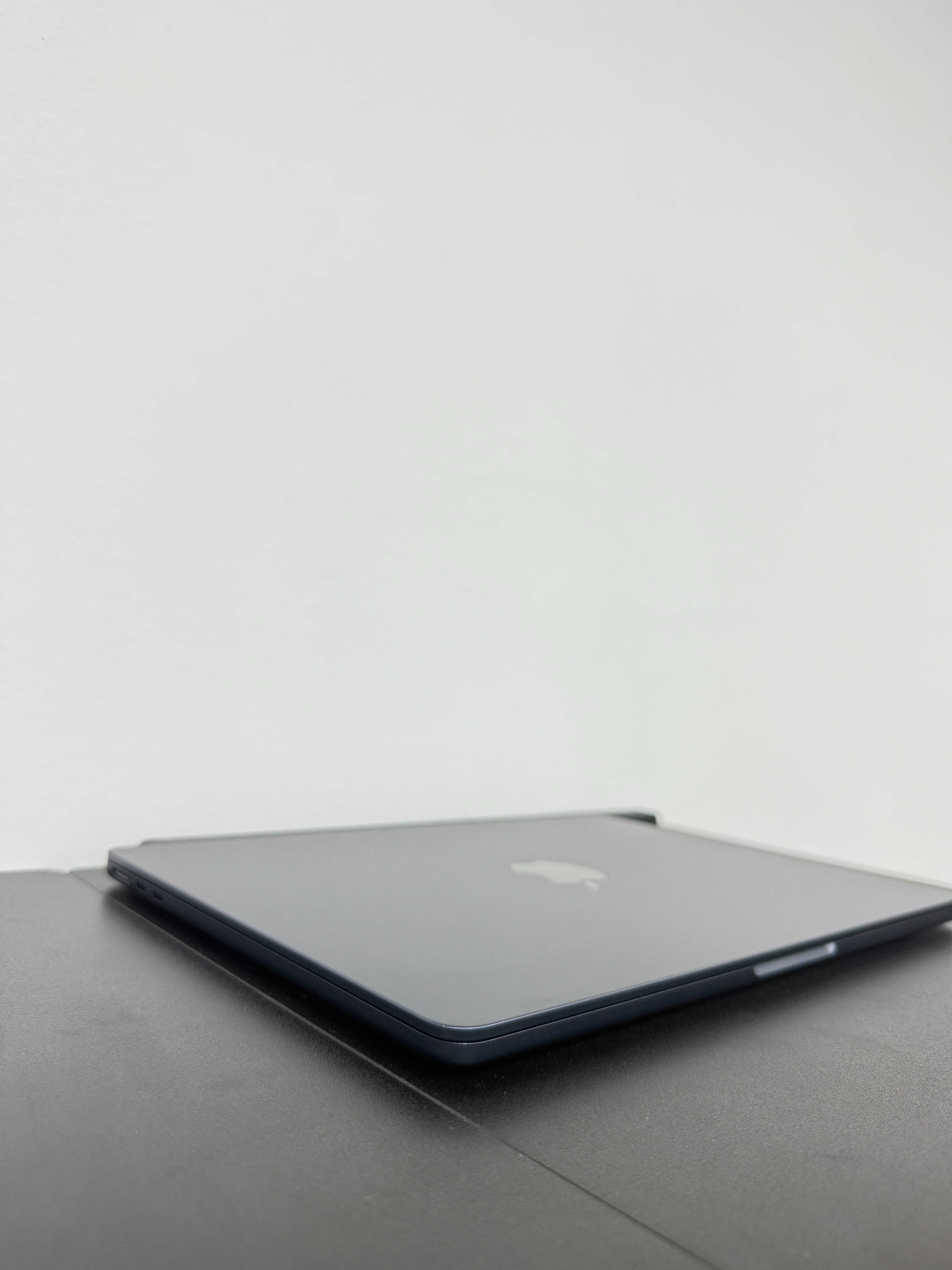 MacBook Air 2022 (M2 /8 gb/256 gb)  Офіційна Гарантія/ 55132SV