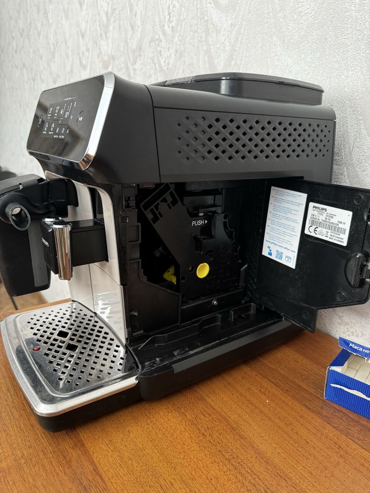 Кавомашина Philips 2200 EP2235