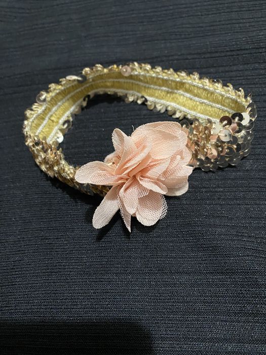 Ozdobna opaska na głowę dla dziewczynki