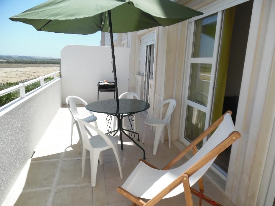 BALEAL FÉRIAS _  Junto à praia _ Julho