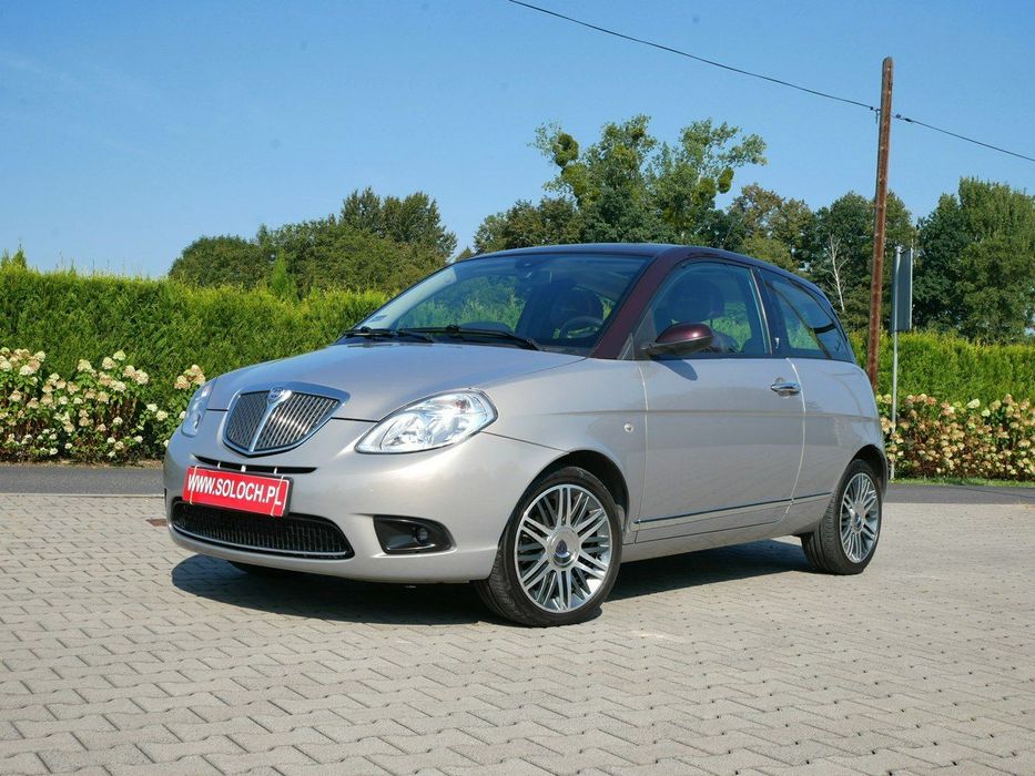 Lancia Ypsilon 1.4 16V 95KM Platino Automat Panorama -2xKlimatr -1 Wł od 8 lat