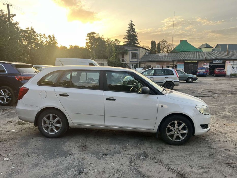 Оренда авто Шкода Фабія 1.2 газ бензин