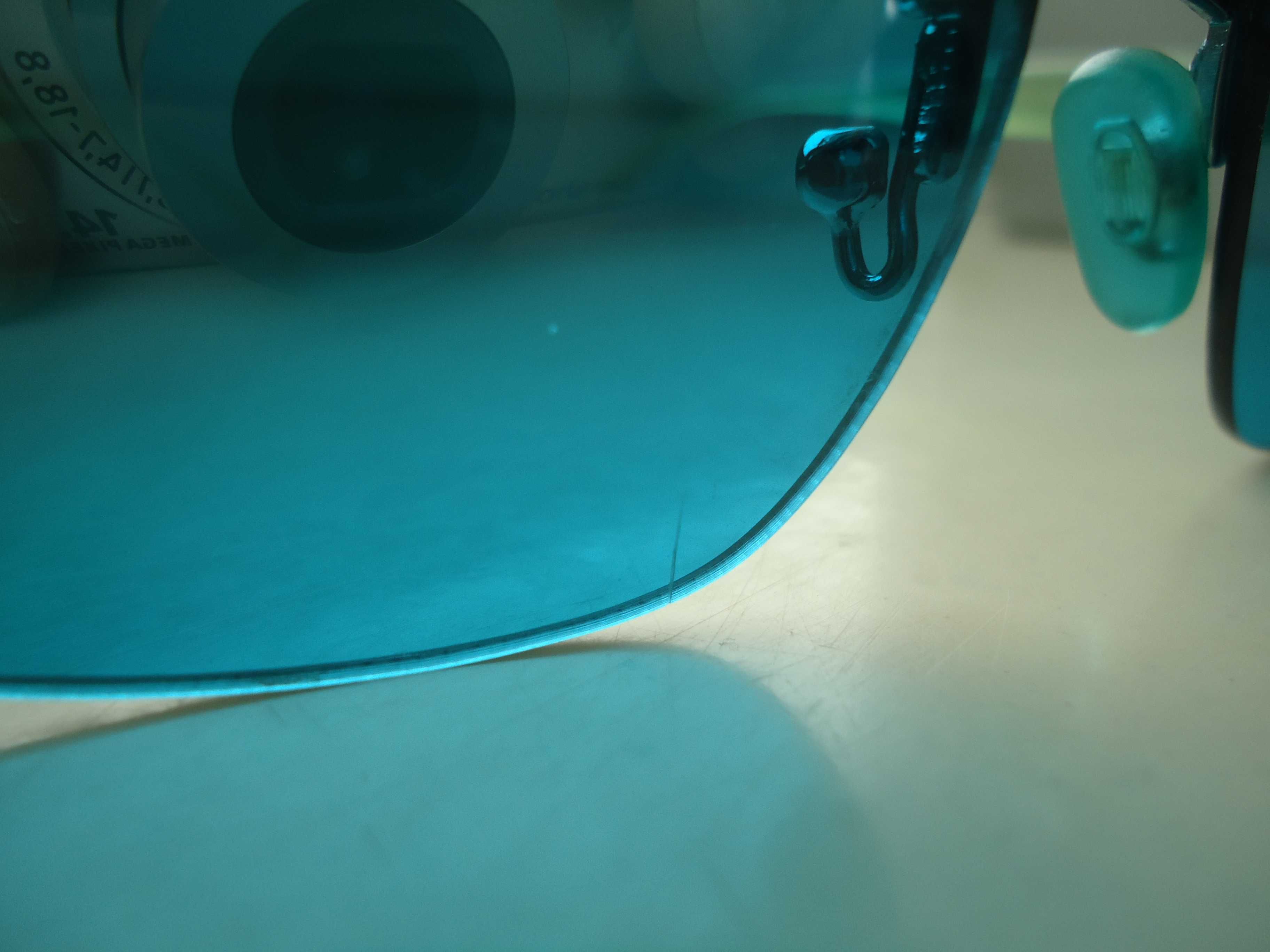 Niebieskie błękitne okulary przeciwsłoneczne lata 90