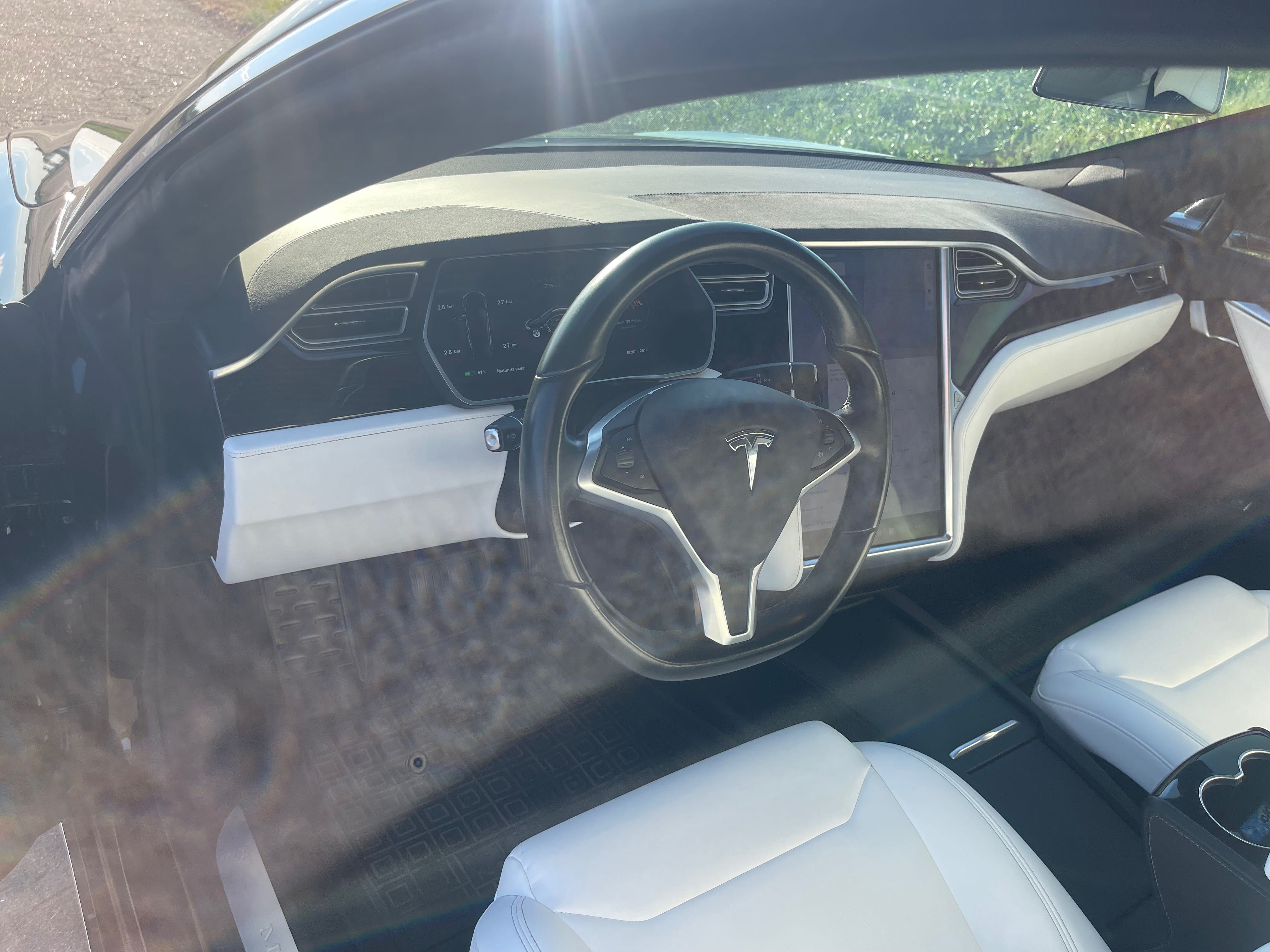 Авто Tesla s 75D