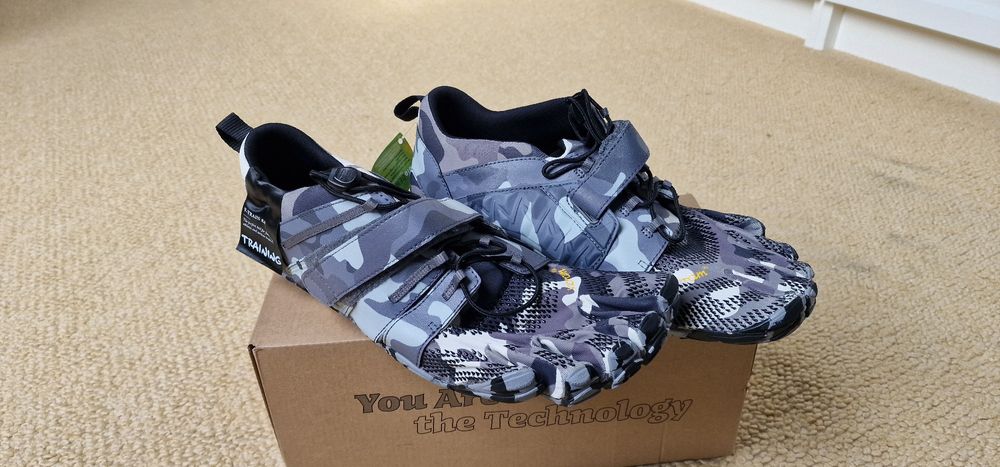 Nowe Fivefingers Vibram V-Train 2.0 r. 45

Męskie,