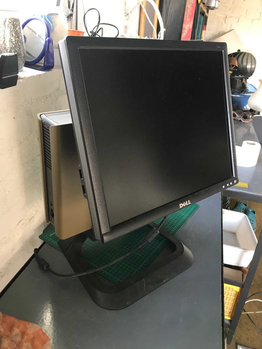 Komputer Dell jednostka centralna i monitor