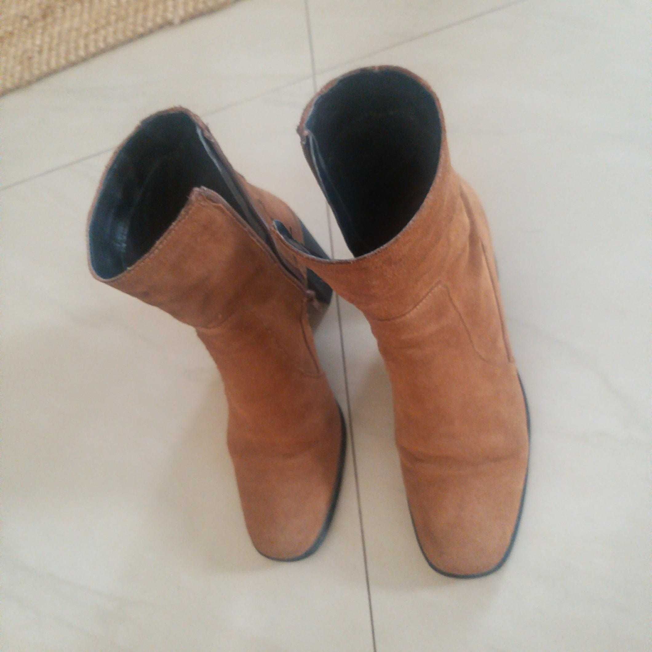 Botas em camel,tamanho 37