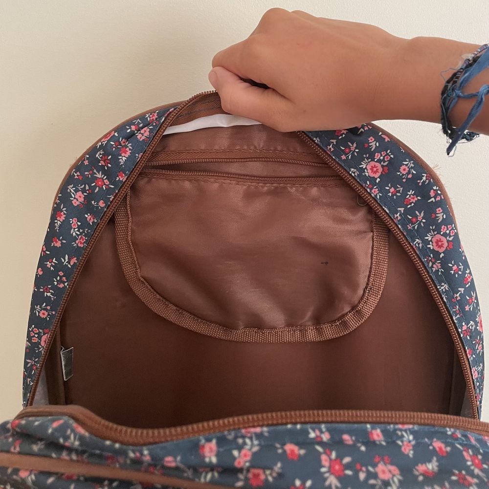 mochila escola flores com adaptação para rodinhas