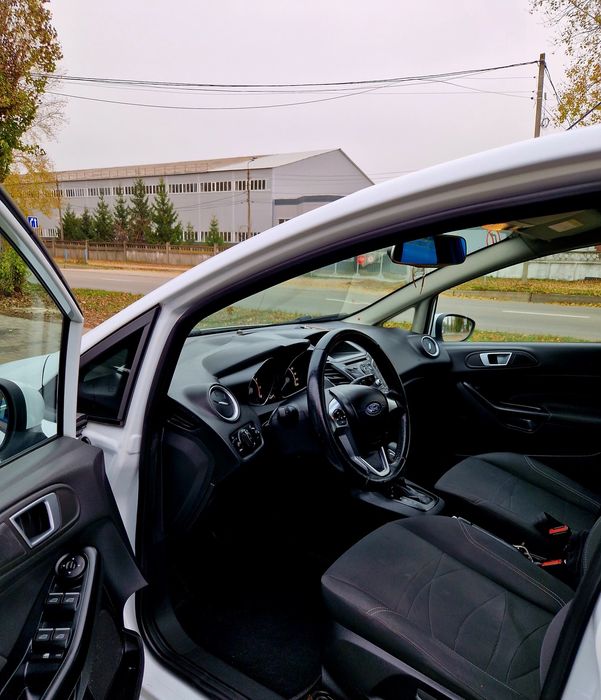 Автомобіль в гарному стані.