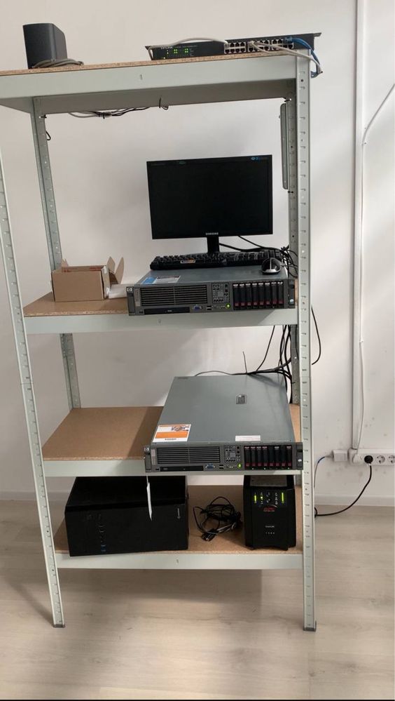 Серверна: HP DL380/64Gb/545Gb/1.7Tb/x2 /APC UPS 1500/комутатор/монитор