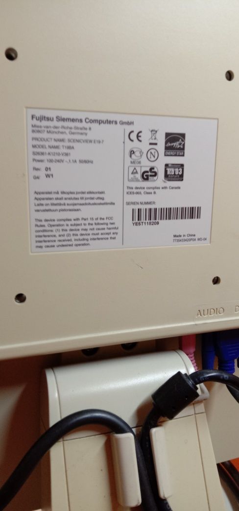 Монітор Fujitsu 19