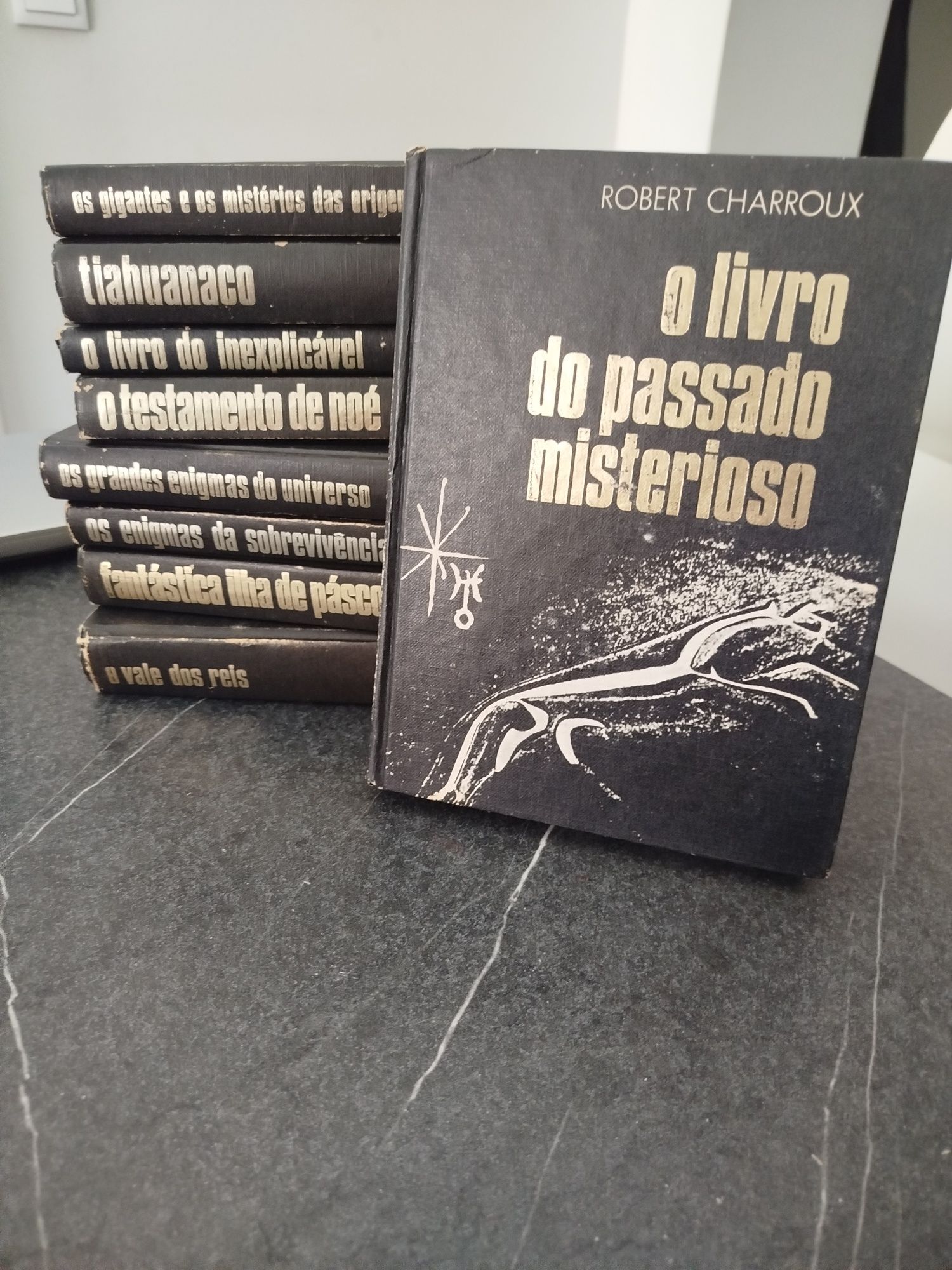 Coleção de livros de fenômenos ocultos