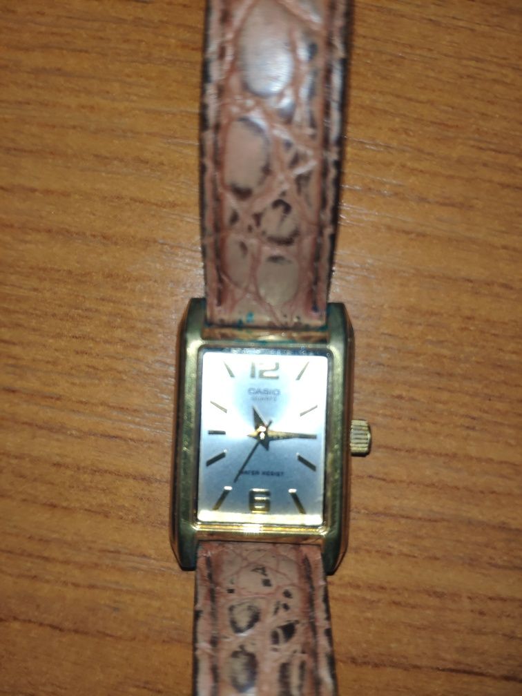 Часы Casio quartz