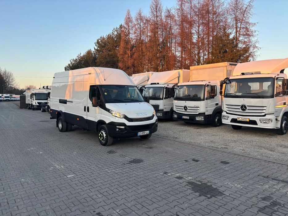 Iveco 70c18 72c17 65c15 50c17 50c15 35c15 35c14  IVECO DAILY 70c18 Blaszak MAX 3.0 kat. B 3.5T MALY PRZEBIEG !!