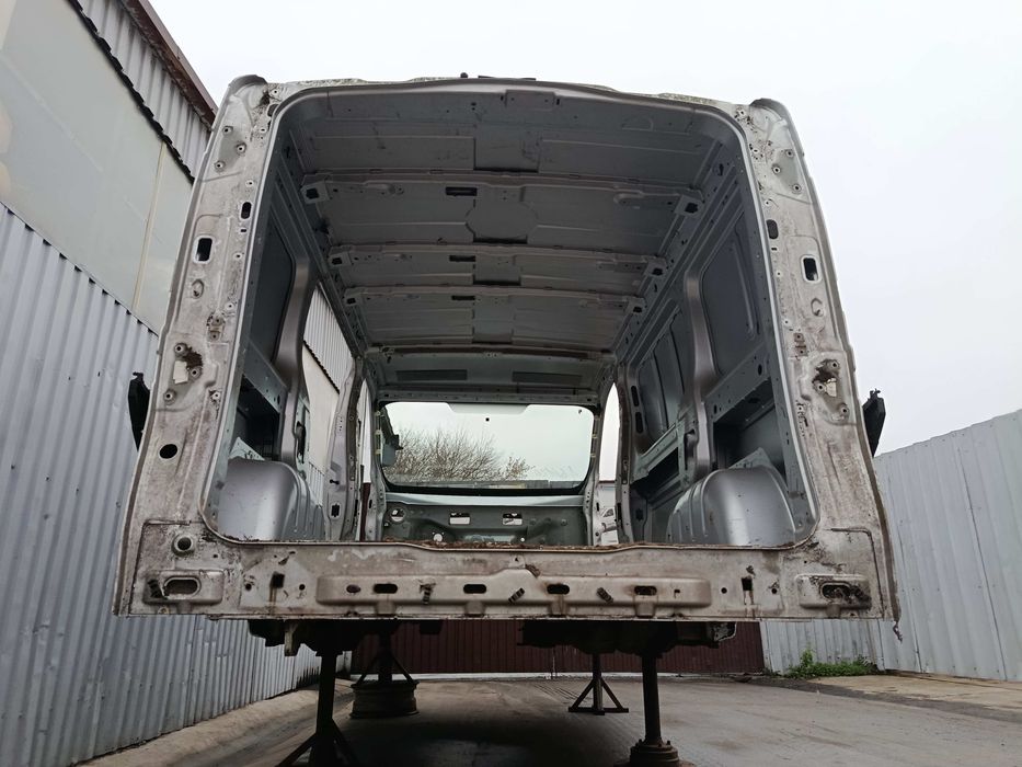 Кузов Четверть Передня Ліва Четверть Передня Права Четверть Задня