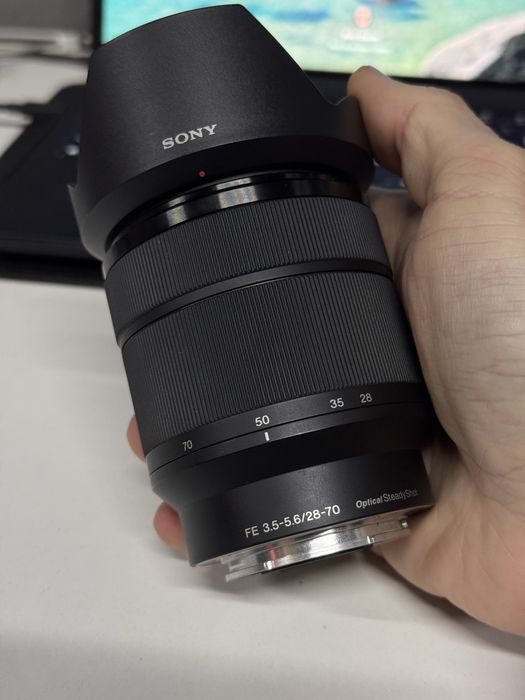 Об'єктив Sony FE 28 - 70 F 3.5 - 5.6 OSS гарний стан