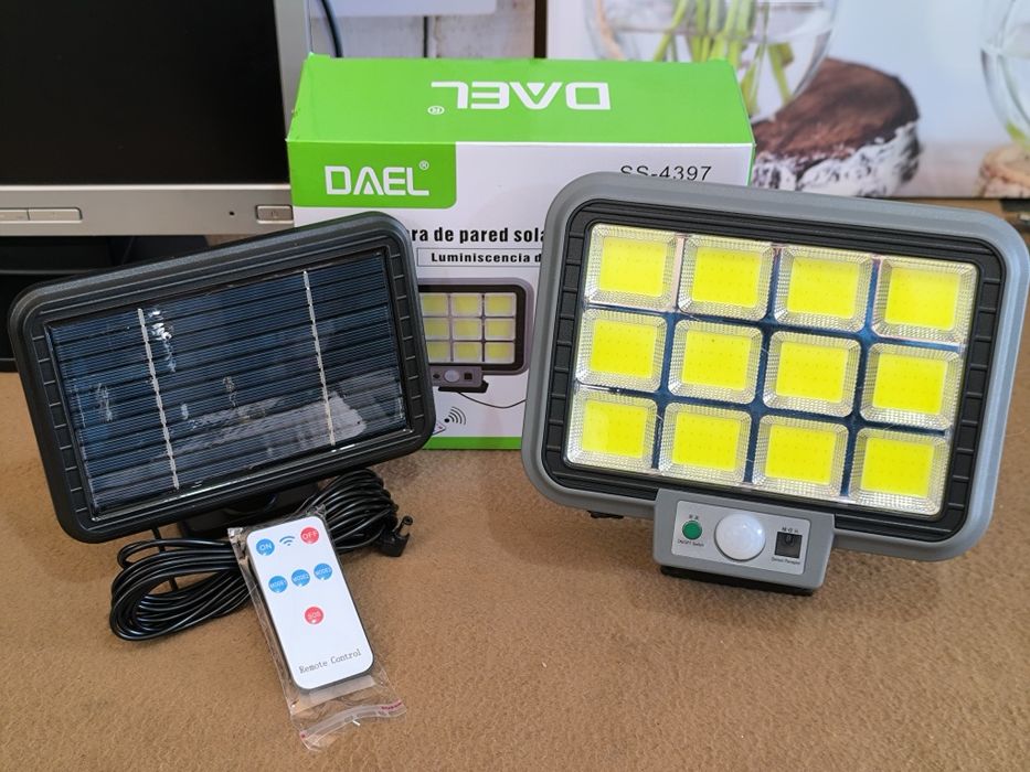 Lâmpada de parede solar LED com sensor de movimento