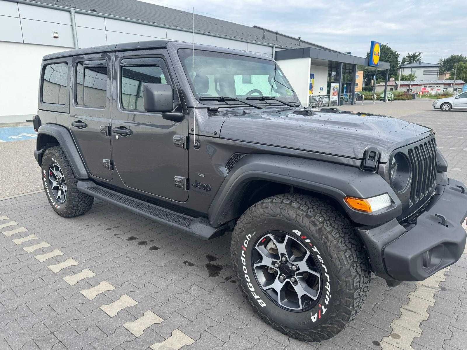 Jeep Wrangler  3,6  22r. 159 tys.