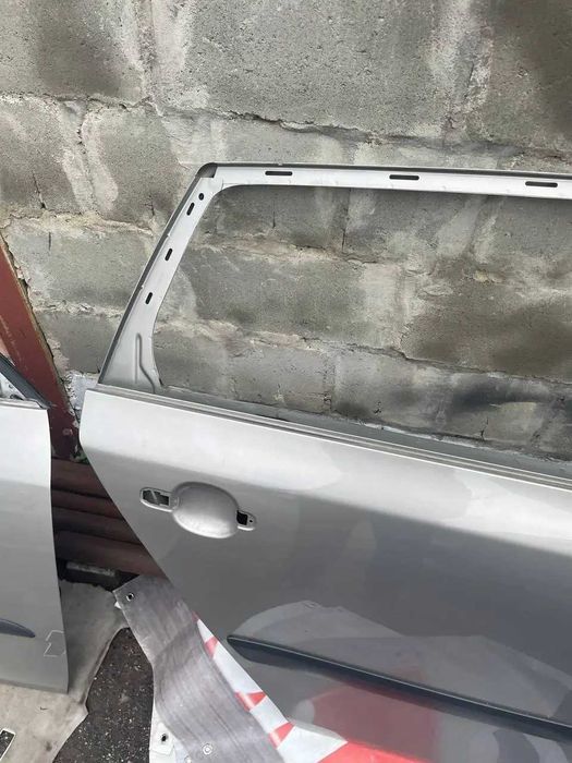 Двері задні права шкода фабія 2, skoda fabia 2 задня двері 4k/F8H