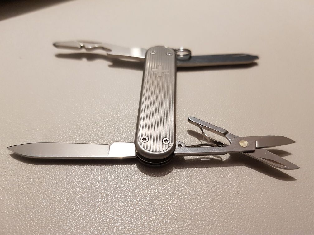 Victorinox Rambler Titan torx 58mm