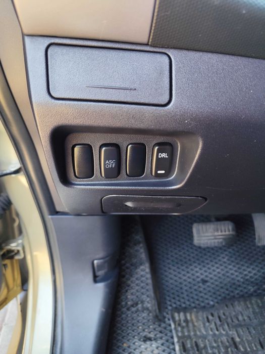 Продам  Mitsubishi OUTLANDER XL