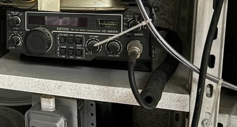 Transceptor Móvel VHF Icom IC-260E – Rádio Amador Vintage