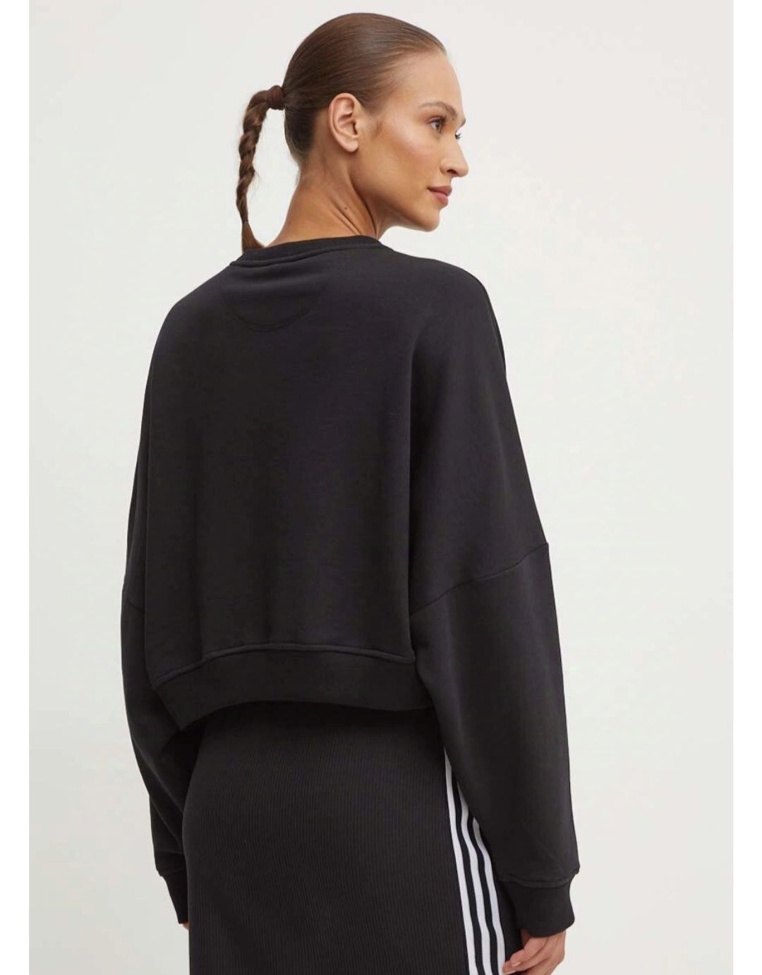 Кофта adidas Originals
жіноча колір чорний однотонна IW0953