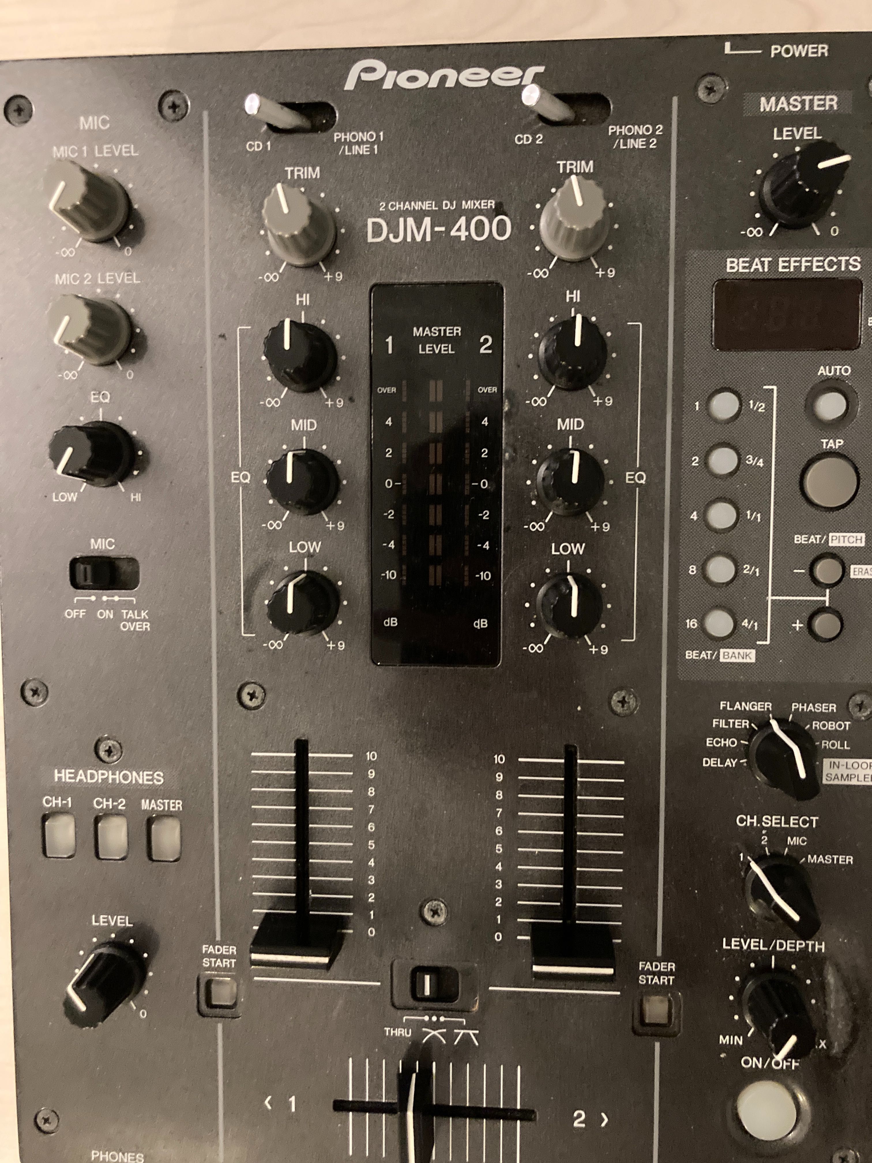 Pioneer djm 400 digital mixer