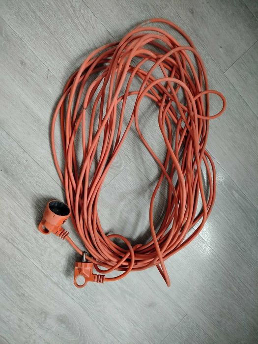 Przedłużacz sieciowy gruby 17 m długi