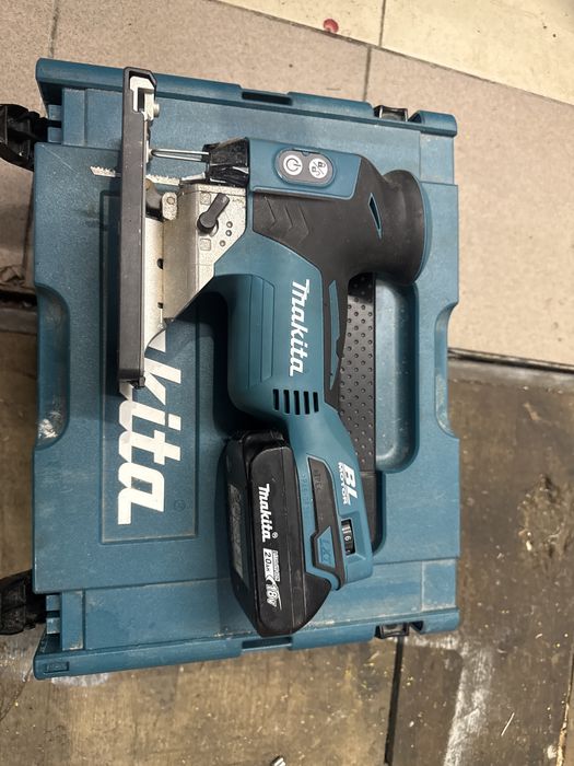 Wyrzynarka makita DJv181