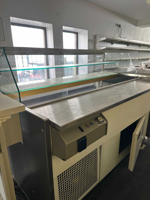 Vitrina Refrigerada de Pastelaria/Charcutaria - 85x150x120cm