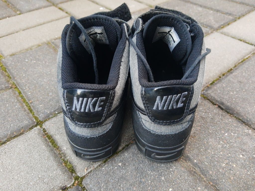 Buty Nike rozmiar 35,5 wiosna-jesień