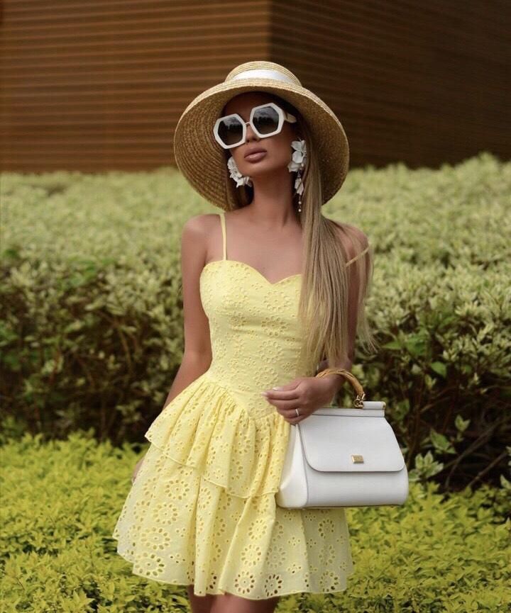 Жіноча сукня жовтого кольору