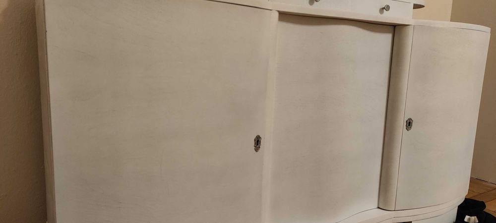 Kredens biały z lustrem