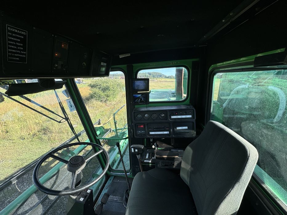 Комбайн Дон 1500б