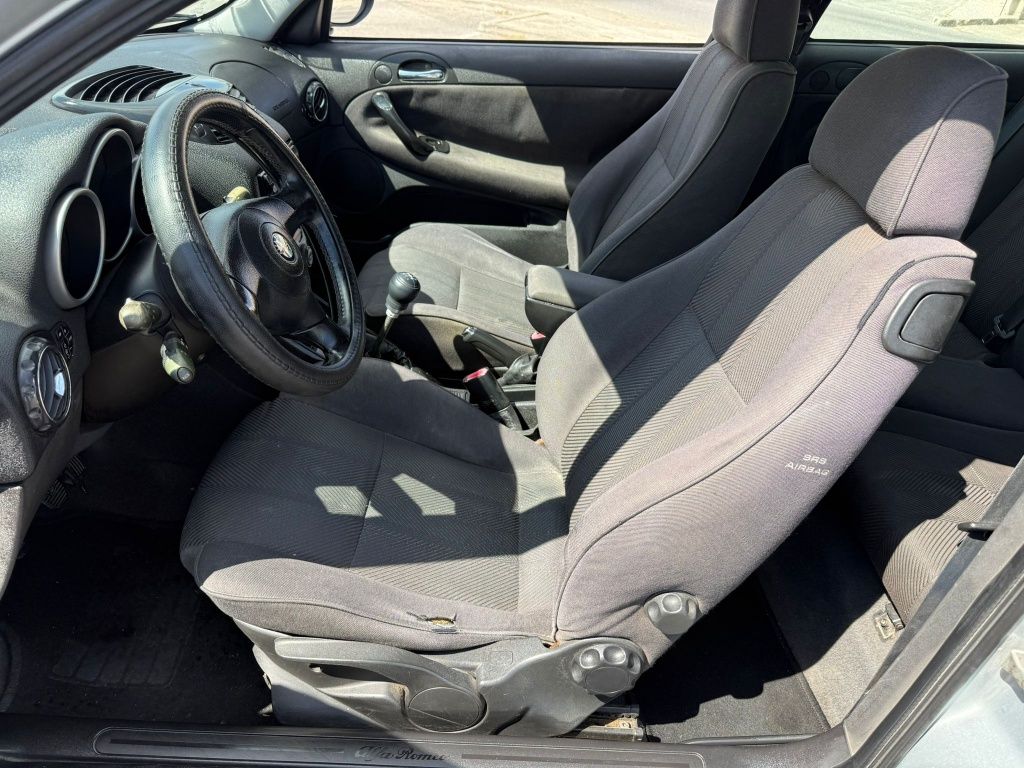 Alfa Romeo 147 1.6 TwinSpark 2001 em bom estado