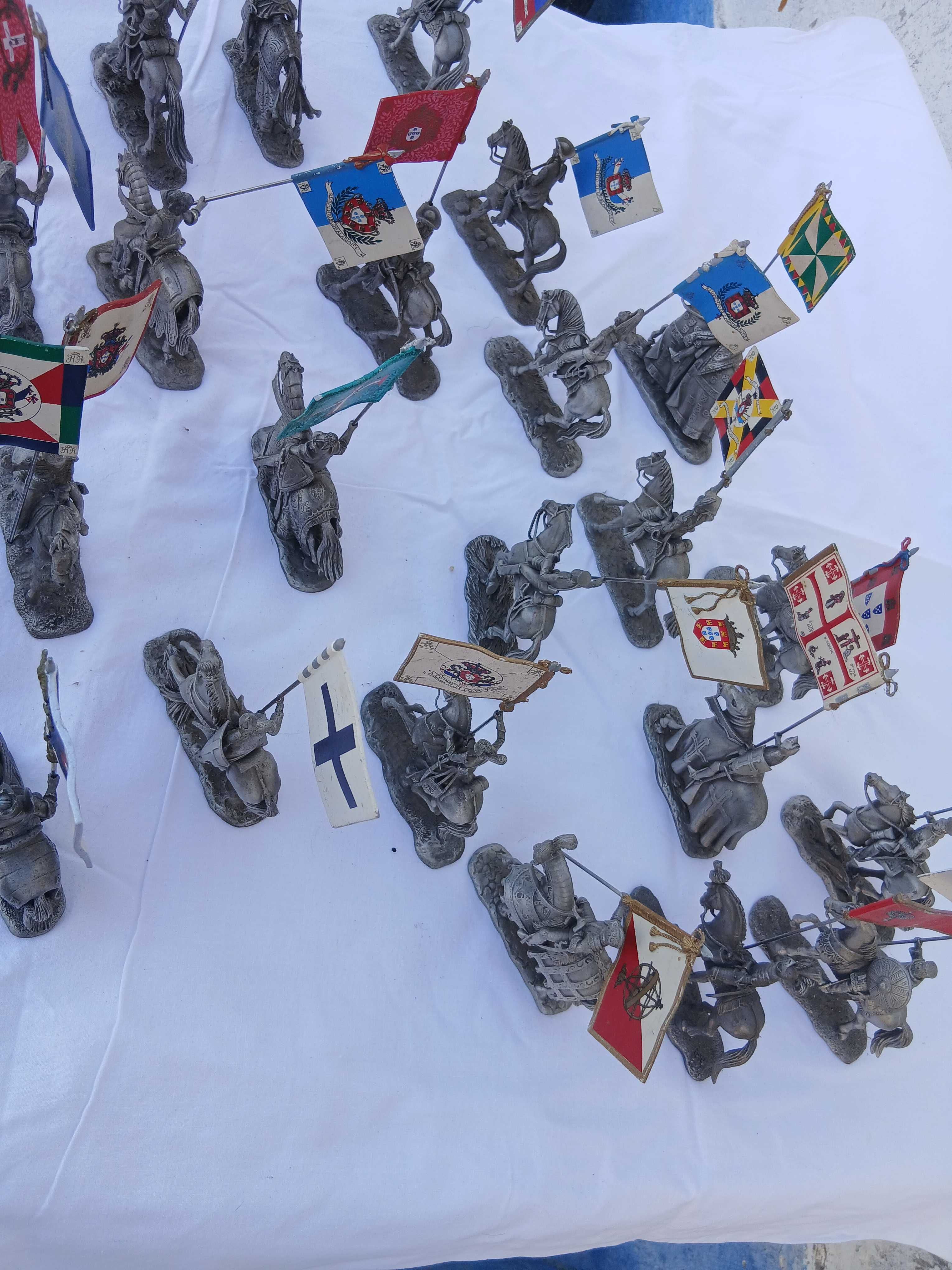 Colecao de 24 soldados de chumbo,cavalaria de Portugal de Don Pedro ll