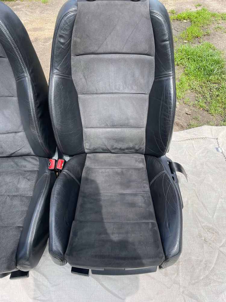 Komplet foteli do Audi A4 B6 B7 S-Line półskóra, alcantara