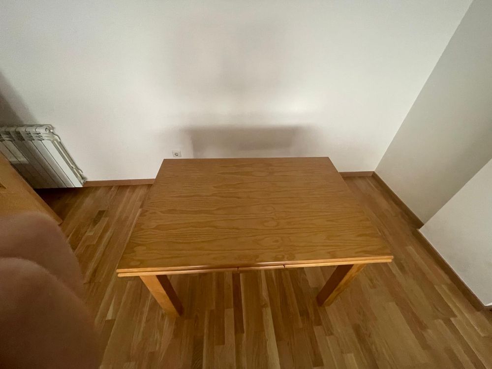 Vendo mesa em pinho extensivel