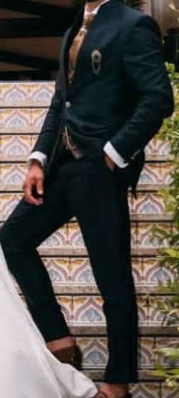 Fato de noivo como novo com colete e gravatão