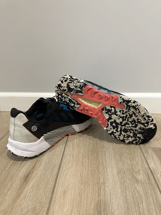 Adidas Terrex чорного кольору