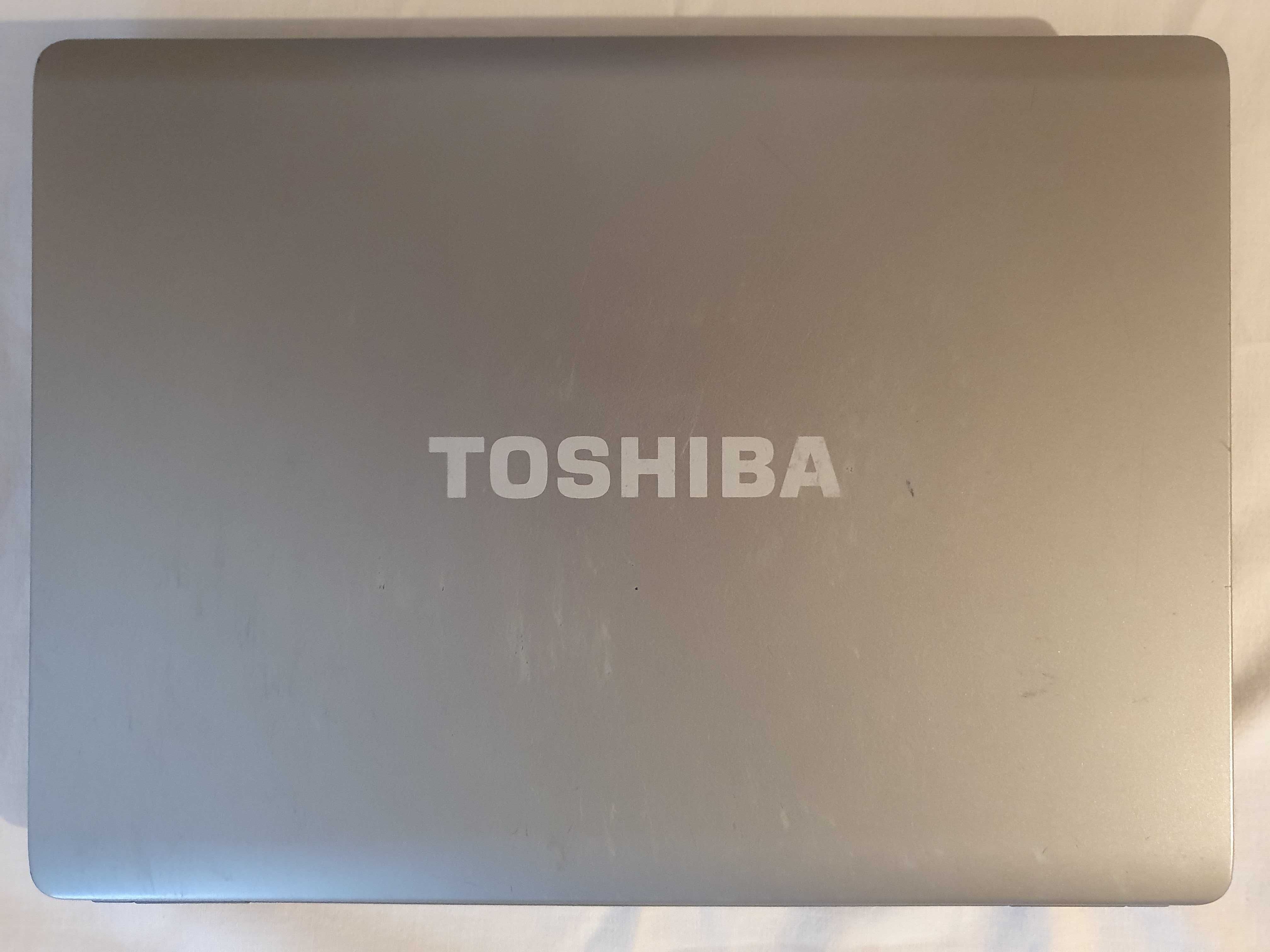 Laptop Toshiba Satellite Pro L300 – dla dziecka lub na części