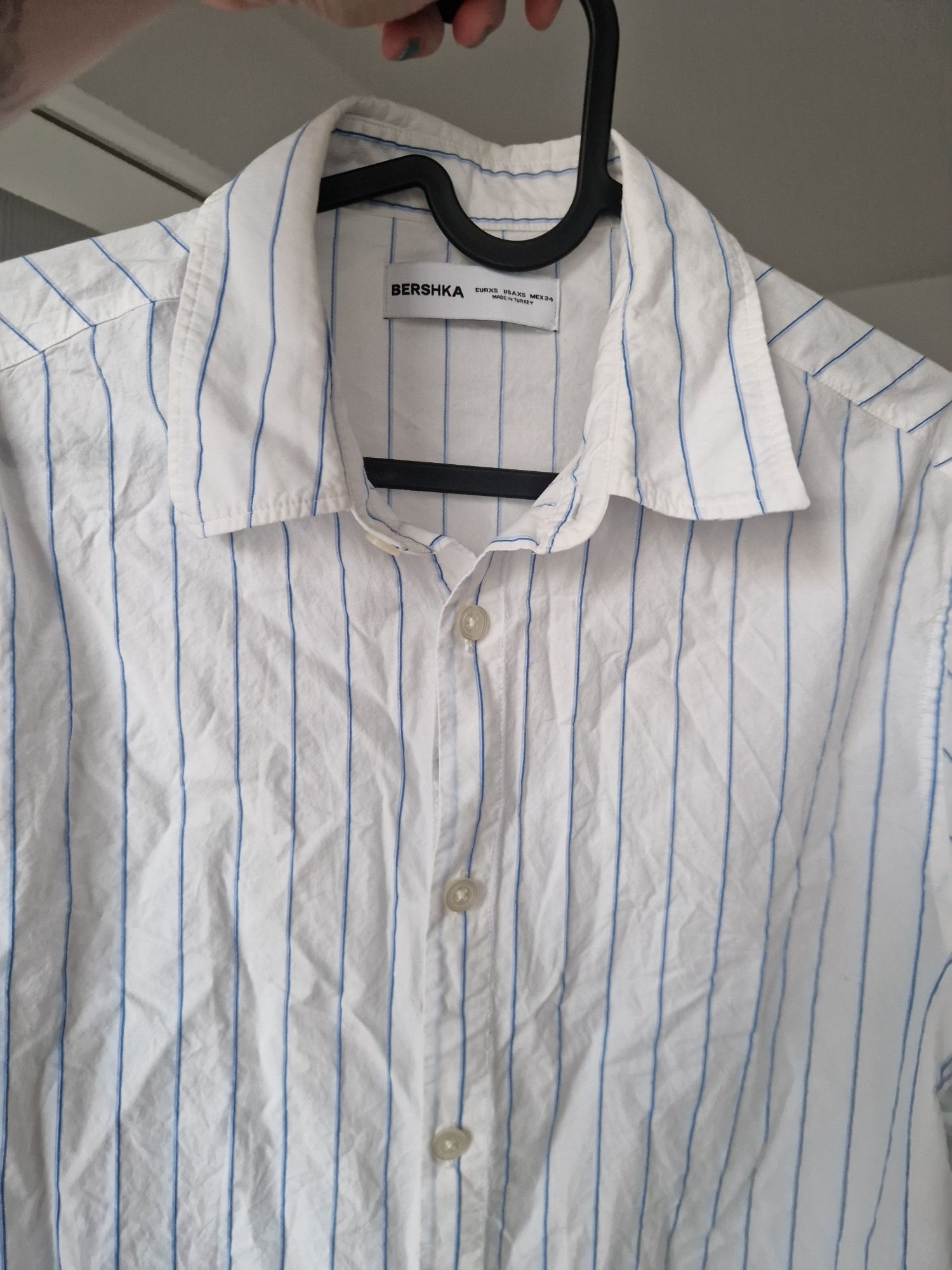 Krótka oversize koszula w paski, bershka, bawełniana, biała, niebieska