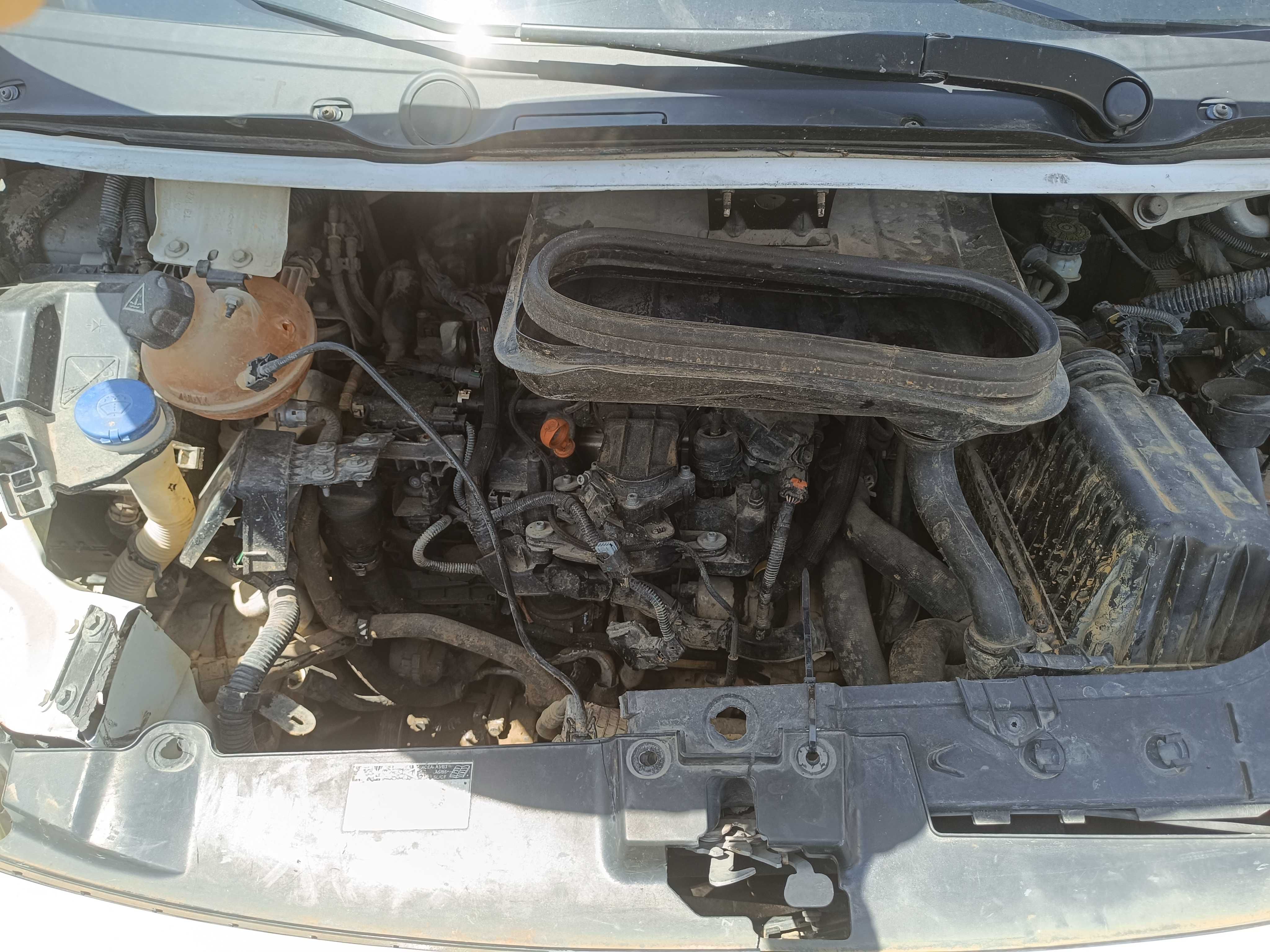 Peugeot Expert 2.0hdi de 2013 sinistrada