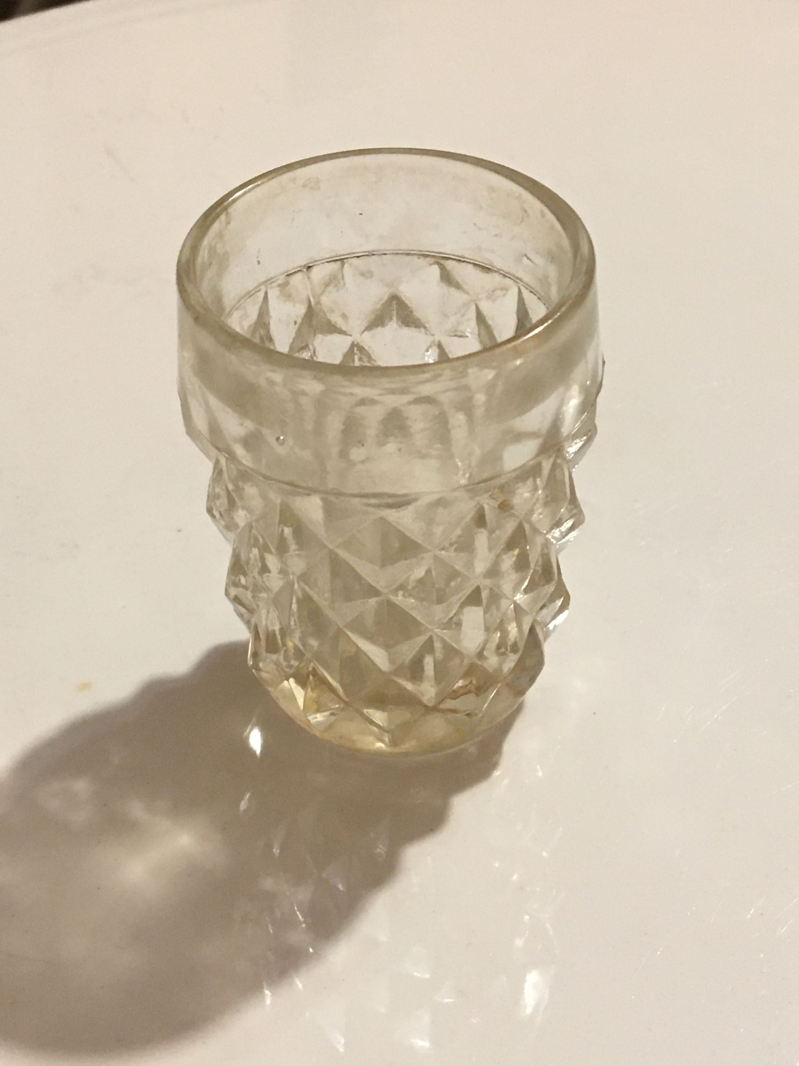 Kieliszek od karafki, diamentowy wzór, tłoczon