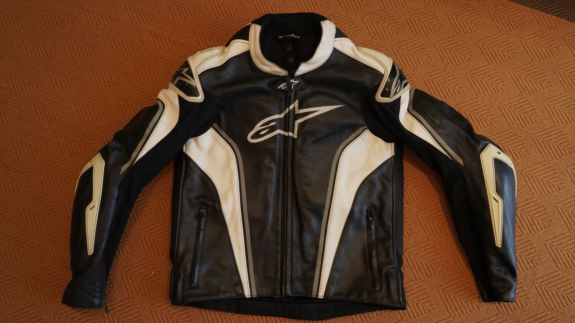 Куртка з горбом Alpinestars XL 54 шкіряна з підстібкою та перфорацією